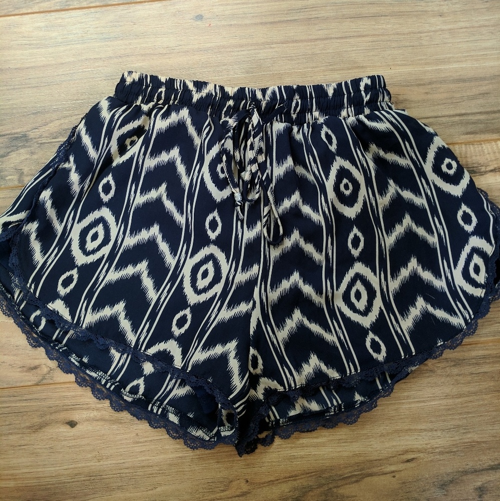 Tribal flowy shorts